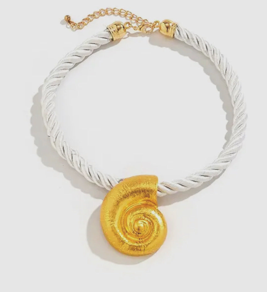 GOLD ROPE SHELL NECKLACE